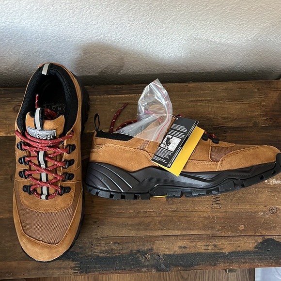Nwt J. Crew x Nordic Hiking boot Size 10 fit like 9.5